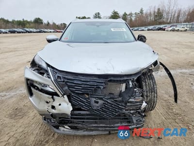 Piąte zdjęcie samochodu w środku: 2021 NISSAN ROGUE SL VIN:JN8AT3CB1MW218904 - miniatura