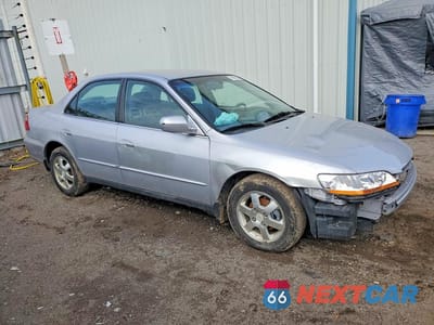 Czwarte zdjęcie samochodu z boku: 2000 HONDA ACCORD SE VIN:1HGCG5671YA813817 - miniatura