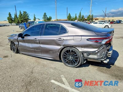 Drugie zdjęcie samochodu z przodu: 2022 TOYOTA CAMRY HYBRID XSE VIN:4T1K31AK1NU574267 - miniatura