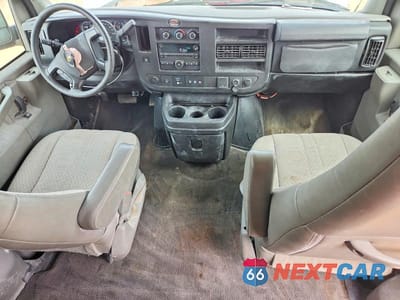 Zdjęcie 8 z 12 samochodu: 2016 CHEVROLET EXPRESS G3500 LT VIN:1GAZGPFG1G1162362 - miniatura