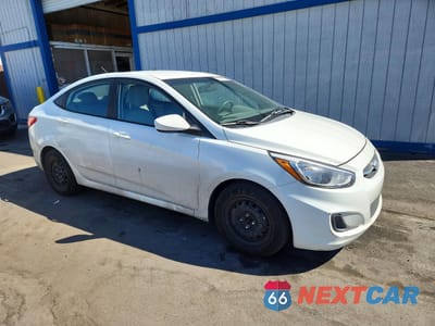 Czwarte zdjęcie samochodu z boku: 2017 HYUNDAI ACCENT SE VIN:KMHCT4AE8HU200212 - miniatura