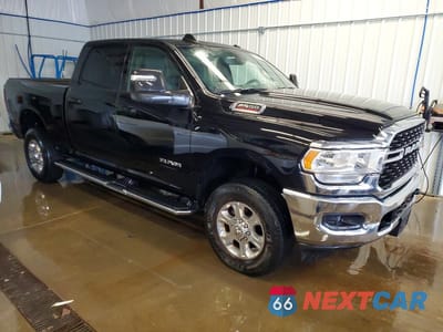 Czwarte zdjęcie samochodu z boku: 2024 RAM 2500 BIG HORN VIN:3C6UR5DJ1RG400348 - miniatura