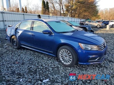 Czwarte zdjęcie samochodu z boku: 2017 VOLKSWAGEN PASSAT SE VIN:1VWBT7A34HC037884 - miniatura