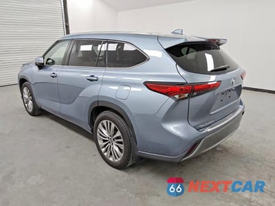 Drugie zdjęcie samochodu z przodu: 2022 TOYOTA HIGHLANDER PLATINUM VIN:5TDFZRBH1NS215737 - miniatura