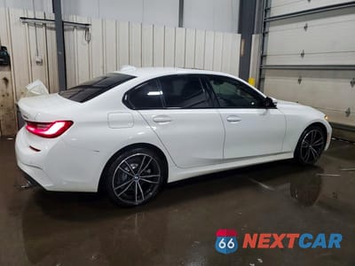 Trzecie zdjęcie samochodu z tyłu: 2021 BMW 330E VIN:3MW5P7J00M8B60963 - miniatura
