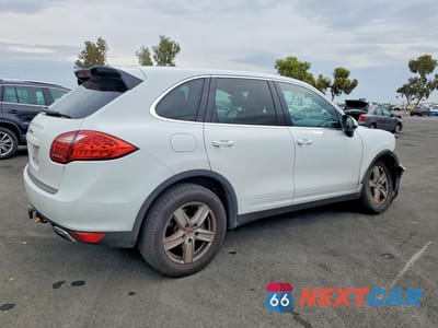 Trzecie zdjęcie samochodu z tyłu: 2014 PORSCHE CAYENNE VIN:WP1AA2A23ELA00575 - miniatura
