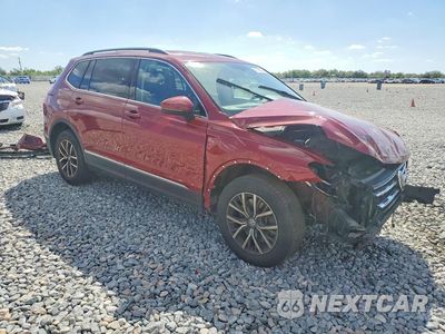 Czwarte zdjęcie samochodu z boku: 2020 VOLKSWAGEN TIGUAN SE VIN:3VV3B7AX9LM040317 - miniatura
