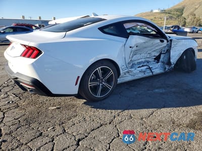 Trzecie zdjęcie samochodu z tyłu: 2024 FORD MUSTANG VIN:1FA6P8TH8R5107938 - miniatura