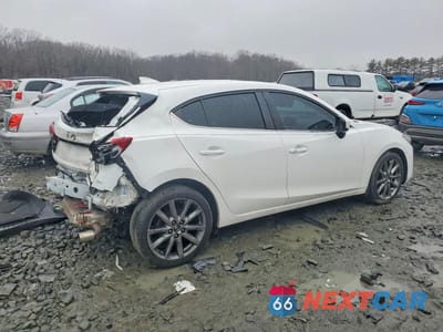 Trzecie zdjęcie samochodu z tyłu: 2018 MAZDA 3 GRAND TOURING VIN:3MZBN1M31JM257068 - miniatura