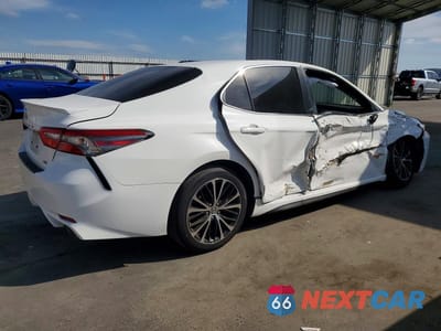 Trzecie zdjęcie samochodu z tyłu: 2018 TOYOTA CAMRY SE VIN:JTNB11HK6J3038670 - miniatura