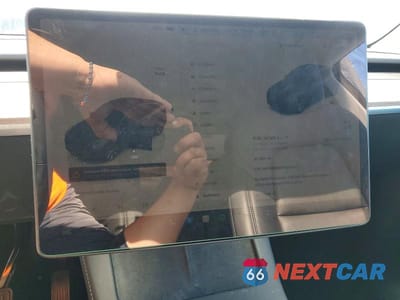 Zdjęcie 9 z 11 samochodu: 2023 TESLA MODEL Y VIN:7SAYGDEE0PF620291 - miniatura