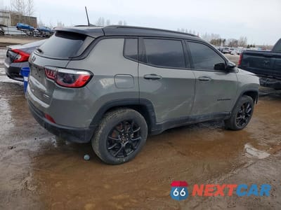 Trzecie zdjęcie samochodu z tyłu: 2023 JEEP COMPASS VIN:3C4NJDFN6PT506975 - miniatura