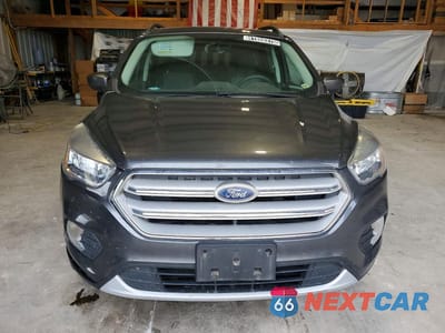 Piąte zdjęcie samochodu w środku: 2018 FORD ESCAPE SE VIN:1FMCU9GD2JUC46987 - miniatura