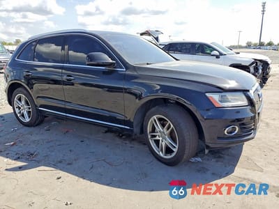 Czwarte zdjęcie samochodu z boku: 2017 AUDI Q5 PREMIUM VIN:WA1C2AFP5HA075200 - miniatura