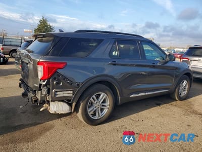 Trzecie zdjęcie samochodu z tyłu: 2020 FORD EXPLORER XLT VIN:1FMSK7DHXLGA60077 - miniatura