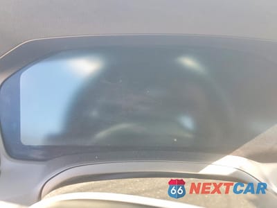 Zdjęcie 9 z 12 samochodu: 2022 BMW Motorrad 330I VIN:3MW5R1J0XN8C27111 - miniatura