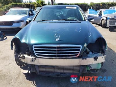 Piąte zdjęcie samochodu w środku: 2005 MERCEDES-BENZ C 230K SPORT SEDAN VIN:WDBRF40J25F645046 - miniatura