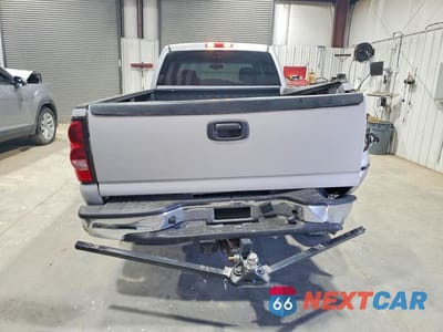 Zdjęcie 6 z 12 samochodu: 2006 CHEVROLET SILVERADO K3500 VIN:1GCHK33D26F178740 - miniatura