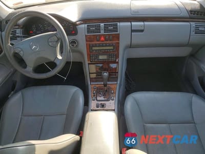Zdjęcie 8 z 12 samochodu: 2000 MERCEDES-BENZ E 320 VIN:WDBJF65JXYB149733 - miniatura
