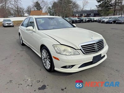 Czwarte zdjęcie samochodu z boku: 2008 MERCEDES-BENZ S 550 4MATIC VIN:WDDNG86X98A194141 - miniatura