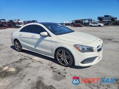 Czwarte zdjęcie samochodu z boku: 2018 MERCEDES-BENZ CLA 250 4MATIC VIN:WDDSJ4GBXJN581196 - miniatura