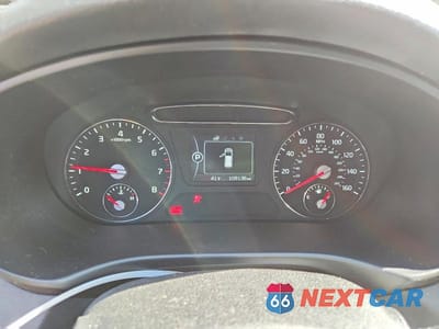 Zdjęcie 9 z 12 samochodu: 2017 KIA SORENTO LX VIN:5XYPG4A39HG295289 - miniatura