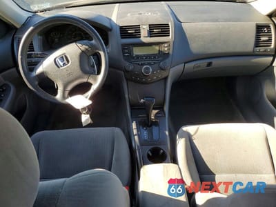 Zdjęcie 8 z 13 samochodu: 2005 HONDA ACCORD LX VIN:1HGCM56445A074419 - miniatura