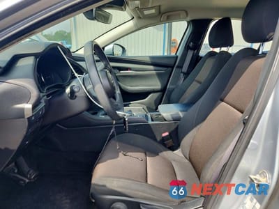 Zdjęcie 7 z 12 samochodu: 2021 MAZDA 3 VIN:3MZBPAA76MM203786 - miniatura