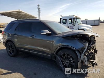 Czwarte zdjęcie samochodu z boku: 2018 FORD EXPLORER XLT VIN:1FM5K7D8XJGB09496 - miniatura