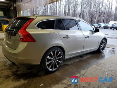 Trzecie zdjęcie samochodu z tyłu: 2015 VOLVO V60 PREMIER VIN:YV140MEK0F1225910 - miniatura