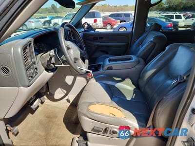 Zdjęcie 7 z 13 samochodu: 2005 CHEVROLET SUBURBAN C1500 VIN:3GNEC16Z15G220976 - miniatura