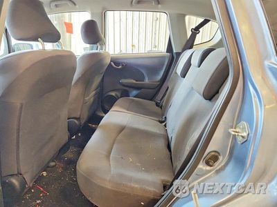 Zdjęcie 10 z 11 samochodu: 2011 HONDA FIT VIN:JHMGE8H30BC021721 - miniatura