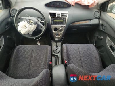 Zdjęcie 8 z 12 samochodu: 2011 TOYOTA YARIS BASE VIN:JTDBT9K30B1398948 - miniatura