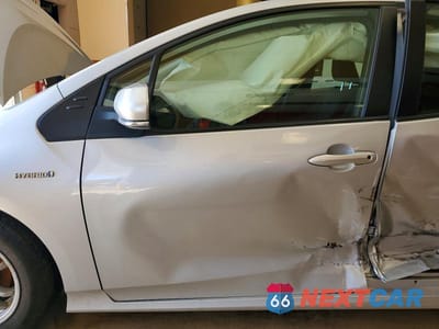 Zdjęcie 7 z 12 samochodu: 2022 TOYOTA PRIUS VIN:JTDL9MFU6N3038150 - miniatura