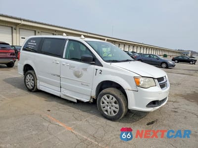 Czwarte zdjęcie samochodu z boku: 2015 DODGE GRAND CARAVAN SE VIN:2C7WDGBG2FR614132 - miniatura