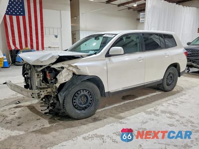 2013 TOYOTA HIGHLANDER BASE 5TDBK3EH1DS231365 - główne zdjęcie licytacji z USA - miniatura