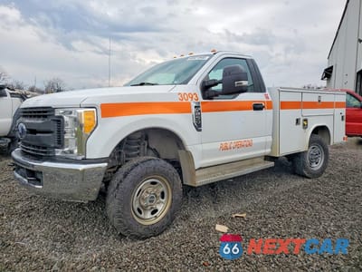 2017 FORD F250 SUPER DUTY UTILITY / SERVICE TRUCK 1FTBF2B62HEF08764 - główne zdjęcie licytacji z USA - miniatura