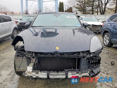 Piąte zdjęcie samochodu w środku: 2021 PORSCHE CAYENNE VIN:WP1AA2AY5MDA00901 - miniatura