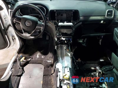 Zdjęcie 8 z 13 samochodu: 2019 JEEP GRAND CHEROKEE LAREDO VIN:1C4RJFAG0KC829316 - miniatura