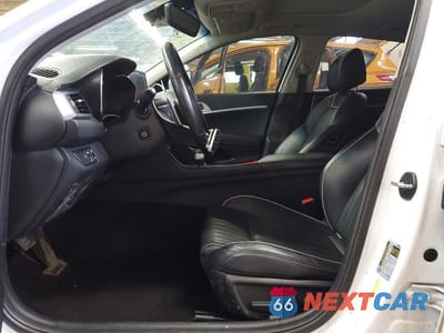 Zdjęcie 7 z 11 samochodu: 2020 GENESIS G70 2.0T VIN:KMTG34LA3LU063190 - miniatura