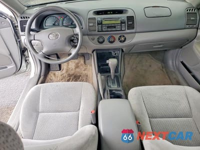 Zdjęcie 8 z 12 samochodu: 2003 TOYOTA CAMRY LE VIN:4T1BE32K23U786788 - miniatura