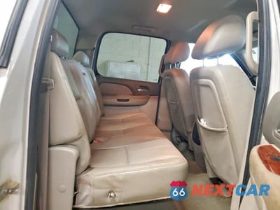 Zdjęcie 10 z 11 samochodu: 2011 GMC SIERRA K2500 SLT VIN:1GT121E86BF164954 - miniatura