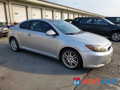 Czwarte zdjęcie samochodu z boku: 2008 SCION TC BASE VIN:JTKDE167080267477 - miniatura