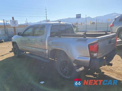 Drugie zdjęcie samochodu z przodu: 2018 TOYOTA TACOMA SR VIN:5TFAX5GN1JX131204 - miniatura