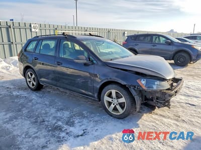 Czwarte zdjęcie samochodu z boku: 2017 VOLKSWAGEN GOLF 1.8 TSI WAGON VIN:3VWC17AU9HM506341 - miniatura