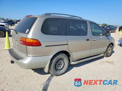 Trzecie zdjęcie samochodu z tyłu: 2000 TOYOTA SIENNA XLE VIN:4T3ZF13C2YU272011 - miniatura