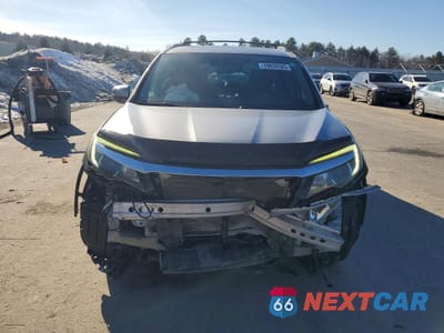 Piąte zdjęcie samochodu w środku: 2017 HONDA PILOT ELITE VIN:5FNYF6H02HB011569 - miniatura