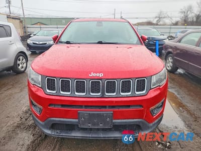 Piąte zdjęcie samochodu w środku: 2018 JEEP COMPASS LATITUDE VIN:3C4NJDBB3JT458256 - miniatura