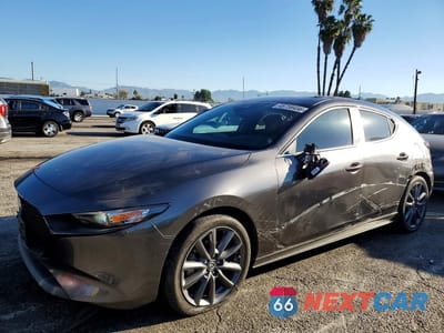 2023 MAZDA 3 SELECT JM1BPAKMXP1616562 - główne zdjęcie licytacji z USA - miniatura