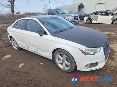 Czwarte zdjęcie samochodu z boku: 2017 AUDI A3 VIN:WAUAUGFF2H1043643 - miniatura